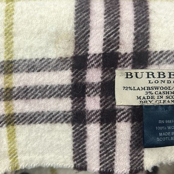 Burberry Scarf Plaid Fringe Lambswool - Picture 5 of 5